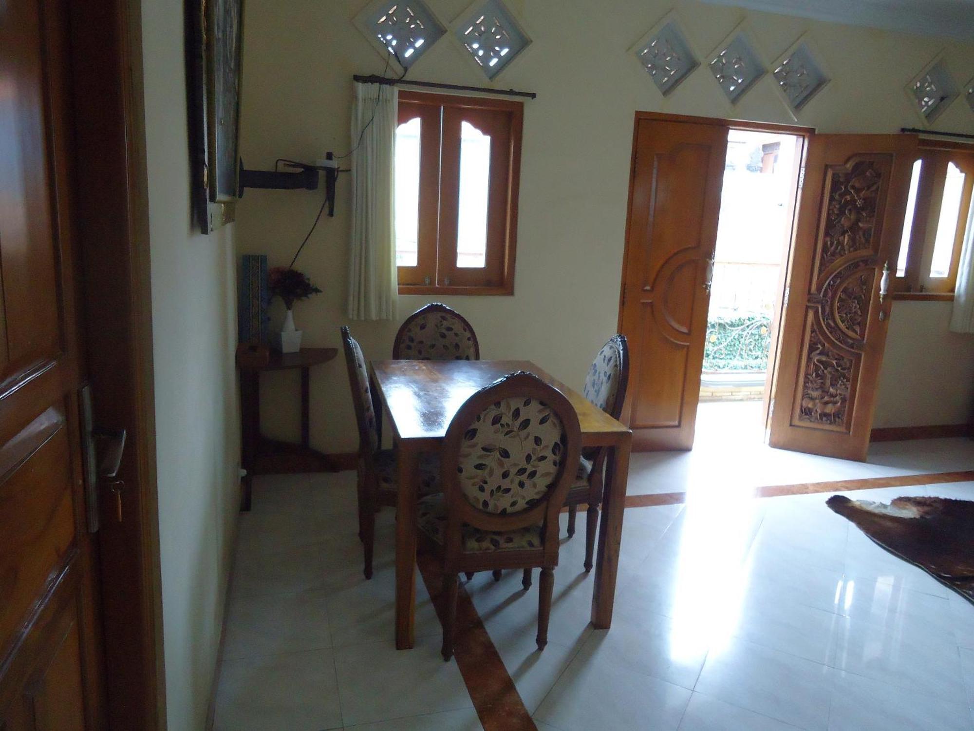 The Reinhold Guesthouse Bali Kerobokan  Ngoại thất bức ảnh