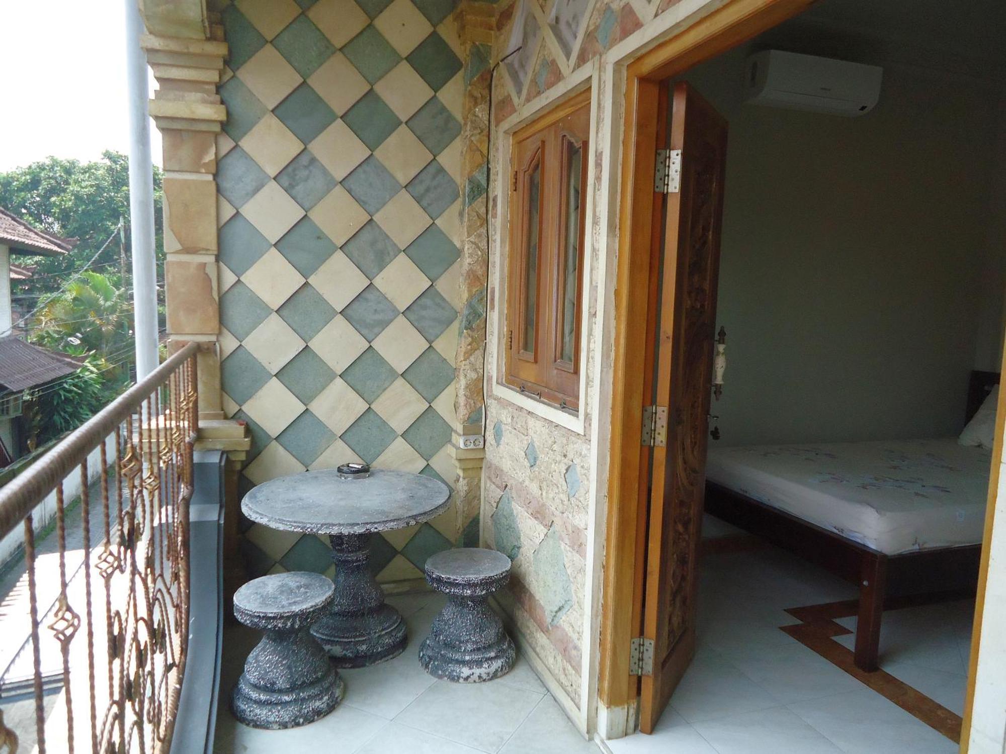The Reinhold Guesthouse Bali Kerobokan  Ngoại thất bức ảnh