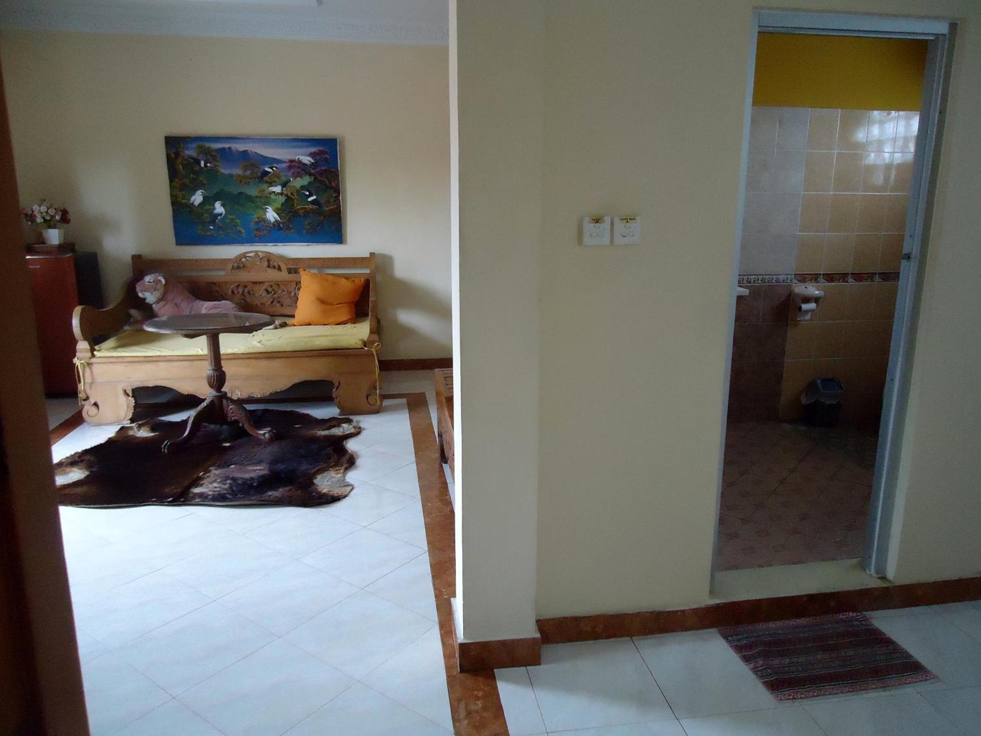 The Reinhold Guesthouse Bali Kerobokan  Ngoại thất bức ảnh