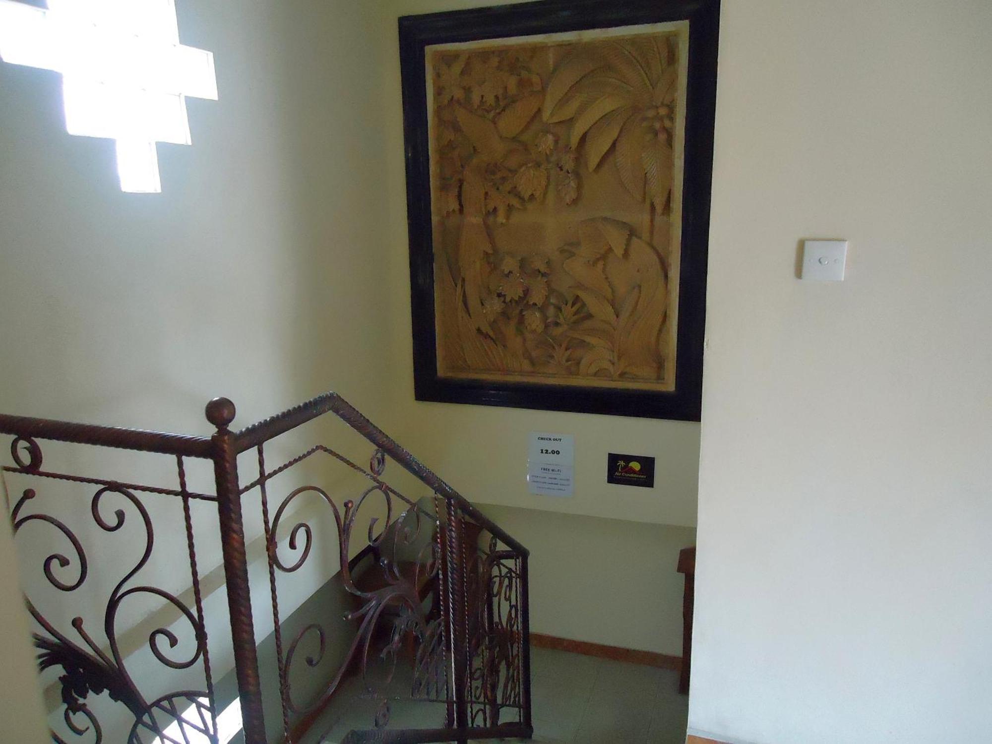 The Reinhold Guesthouse Bali Kerobokan  Ngoại thất bức ảnh