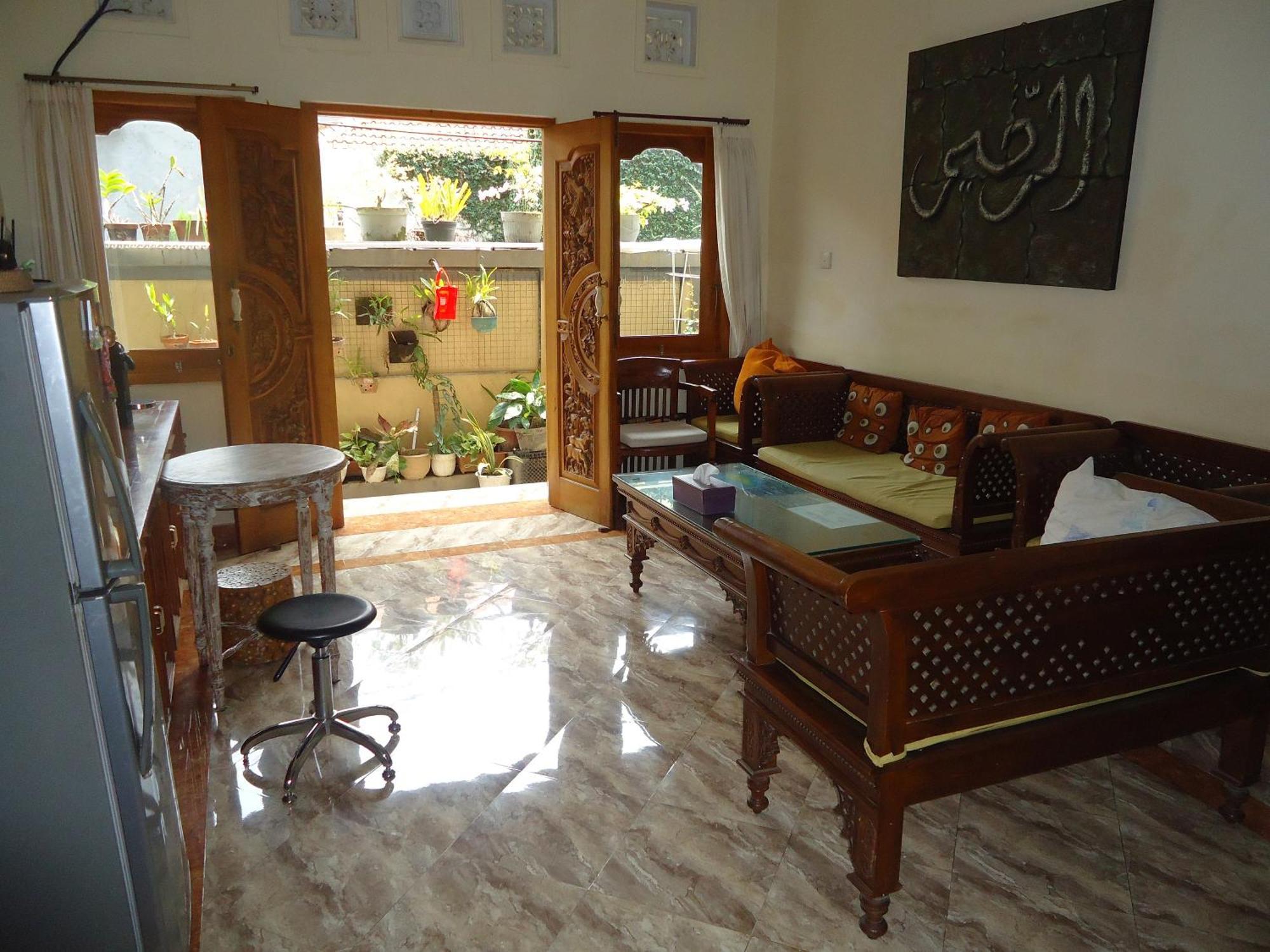 The Reinhold Guesthouse Bali Kerobokan  Ngoại thất bức ảnh