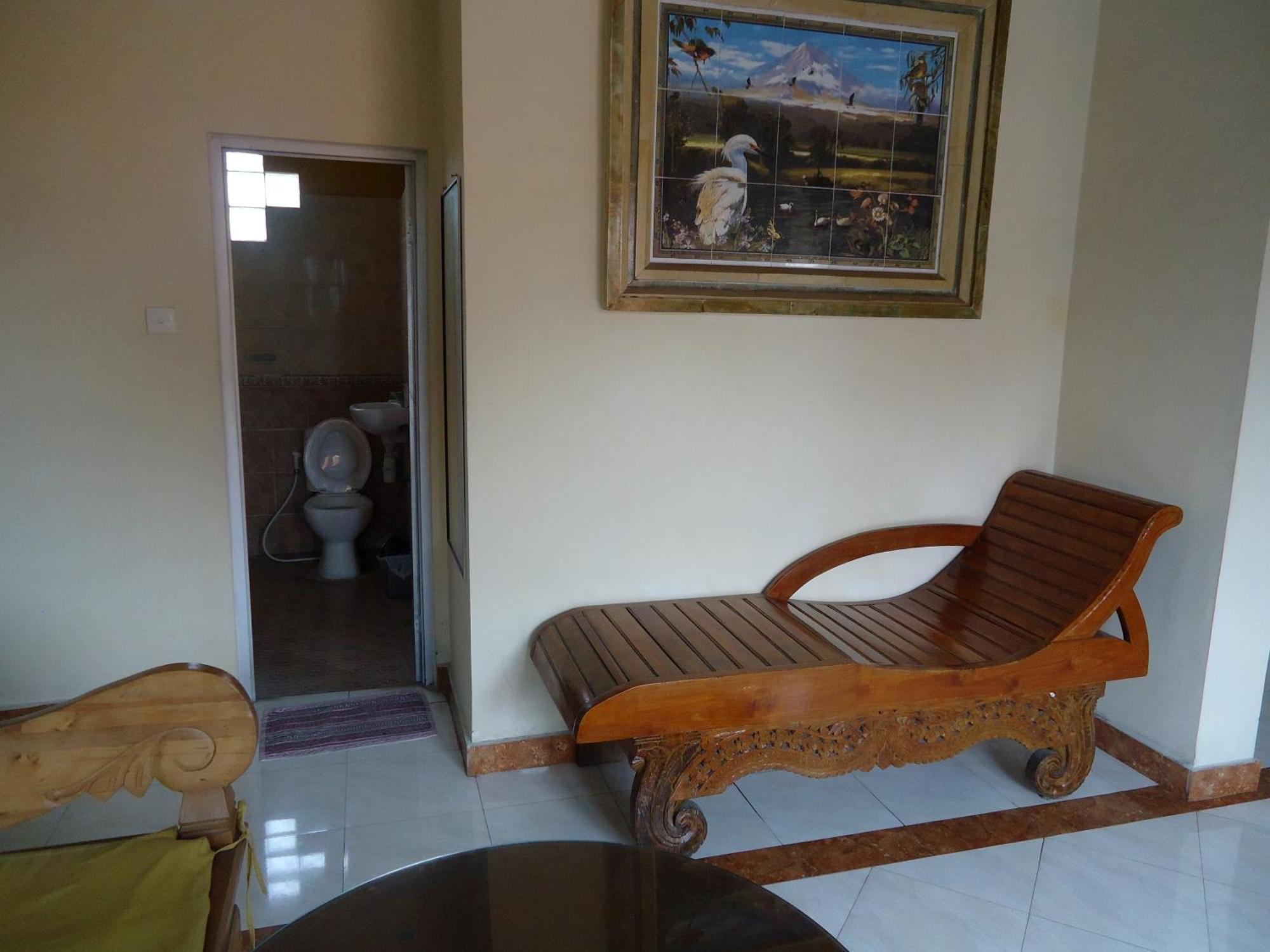 The Reinhold Guesthouse Bali Kerobokan  Ngoại thất bức ảnh